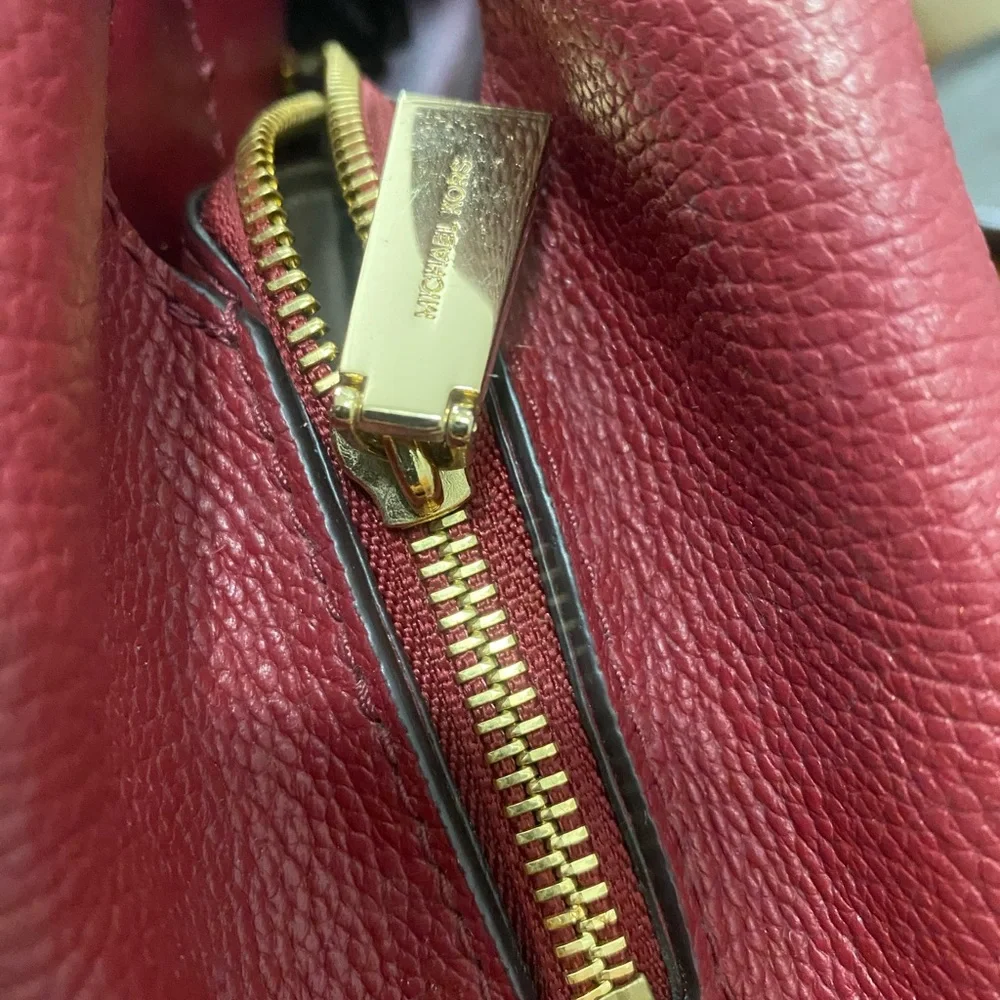 Michael Kors Mercer Gallery Satchel • Large • Reinforced Corners • Center Zip • - Picture 3 of 15